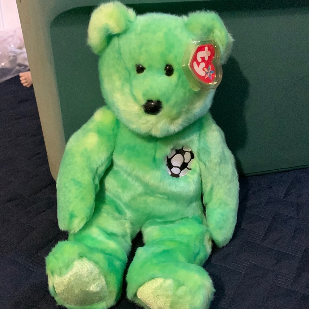 1999 plush green soccer bear by Ty plus 4 beanie baby soccer bears
